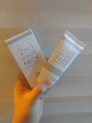 피움 스킨바리스타 2in1 화이트 페이스 퍼펙션 50ml — 4.17점을 준 리뷰어가 2018년 11월 올린 사용 사진