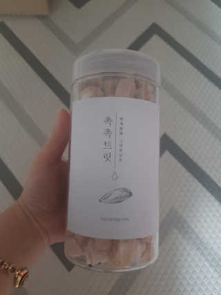 펫프렌즈 [단백질풍부] 無첨가 닭가슴살 100퍼센트 촉촉트릿 치킨 — 5점을 준 리뷰어가 2020년 1월 올린 사용 사진