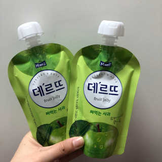 데르뜨 떠먹는 과일 3종, 짜먹는 과일 2종 총 10개 체험 — 5점을 준 리뷰어가 2020년 3월 올린 사용 사진