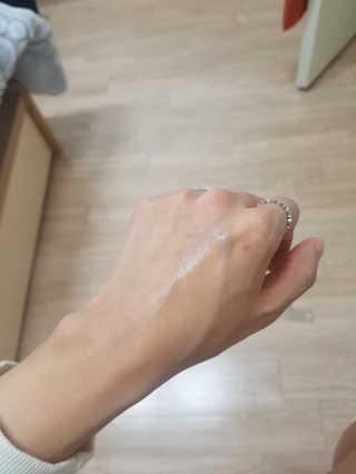 카오코탈라이푸 카오코 내츄럴 허니 페이스 세럼 — 4.67점을 준 리뷰어가 2018년 3월 올린 사용 사진