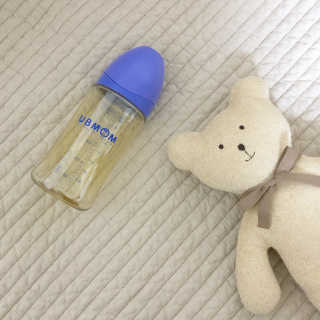 유비맘 PPSU 젖병 노꼭지_260ml_컬러 랜덤 발송 — 5점을 준 리뷰어가 2020년 2월 올린 사용 사진