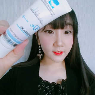라로슈포제 유비데아 XL 톤업 라이트 크림 — 4.83점을 준 리뷰어가 2018년 3월 올린 사용 사진
