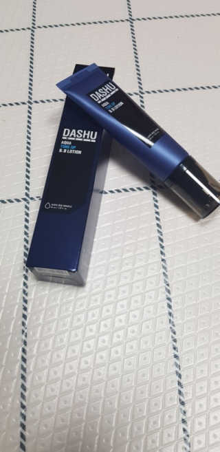 다슈코리아 다슈 맨즈 톤 업 비비로션 40ml — 4.83점을 준 리뷰어가 2018년 5월 올린 사용 사진