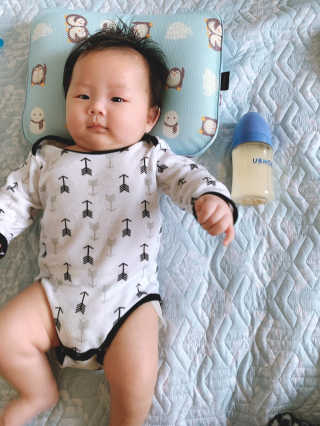 유비맘 PPSU 젖병 노꼭지_200ml_컬러 랜덤 발송 — 4점을 준 리뷰어가 2020년 3월 올린 사용 사진