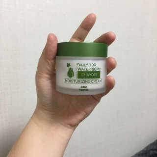 데일리톡스톡스 데일리톡스 워터밤 차요테 모이스처라이징 크림 — 4.67점을 준 리뷰어가 2018년 3월 올린 사용 사진