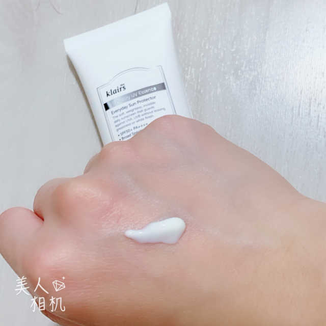 소프트 에어리 UV 에센스 SPF 50 PA ++++ 리뷰 사진