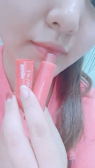 블리스텍스 립 릴리프 크림 립밤, 립 바이브런스 립밤 — 5점을 준 리뷰어가 2018년 11월 올린 사용 사진