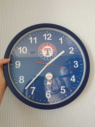 MLB WATCH n LEISURE MLB  아날로그 디자인 벽시계 8종 — 5점을 준 리뷰어가 2019년 12월 올린 사용 사진