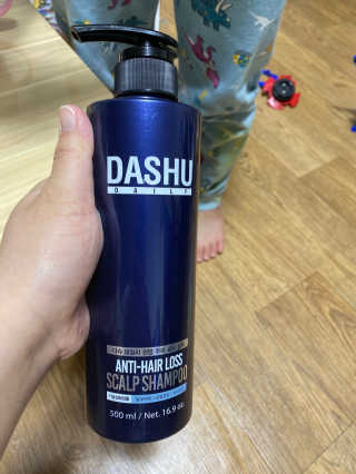 다슈코리아 다슈 단백질 한방 두피 골드 샴푸 500ml +샴푸브러쉬 — 5점을 준 리뷰어가 2020년 1월 올린 사용 사진