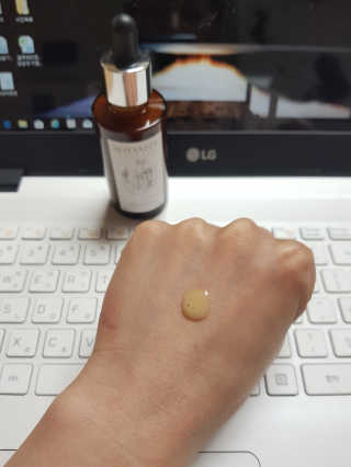 보타니티 [홍]조[진]정[결]케어 플라본 세럼 — 5점을 준 리뷰어가 2018년 5월 올린 사용 사진