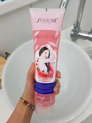 줌마들도 인정한 샤카트 페이스앤바디 필링젤 310ml — 3.17점을 준 리뷰어가 2018년 4월 올린 사용 사진