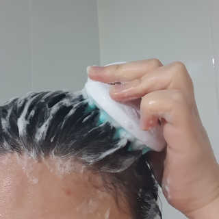 달리프 베러 퍼퓸 샴푸 1000ml 레이니데이 or 일랑로즈 — 5점을 준 리뷰어가 2020년 2월 올린 사용 사진