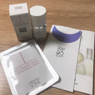 MOONSOME 문썸 토탈 브라이트닝 크림 50ml — 4점을 준 리뷰어가 2019년 3월 올린 사용 사진