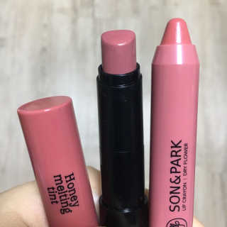손앤박(SON&PARK) 손앤박 립크레용 드라이 플라워 — 5점을 준 리뷰어가 2017년 10월 올린 사용 사진