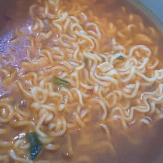라면 그대로가 제일 맛있는 더엄마라면 — 5점을 준 리뷰어가 2019년 6월 올린 사용 사진