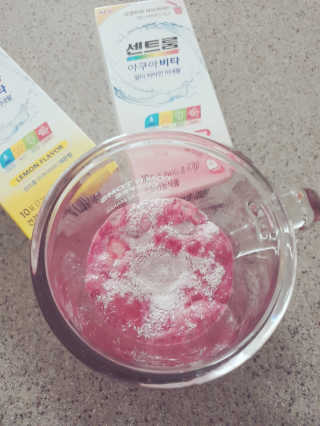 센트룸 아쿠아비타 레몬향, 딸기향 — 5점을 준 리뷰어가 2019년 7월 올린 사용 사진