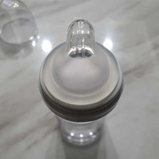 엄마의 바램을 담은 프리미엄 감성젖병 오유위시 90ml — 5점을 준 리뷰어가 2020년 3월 올린 사용 사진