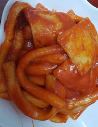 두번째 국떡 국가대표 떡볶이 1팩 + 영미칩 2봉 증정 — 5점을 준 리뷰어가 2019년 2월 올린 사용 사진