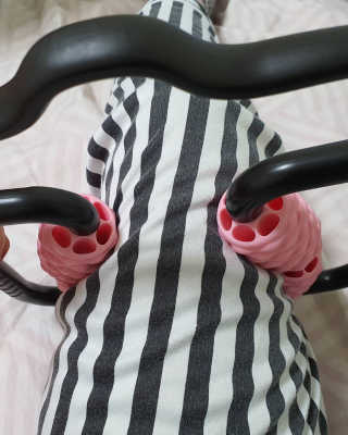 뭅뭅 바디핏레그롤러 종아리 허벅지 하체 마사지기 — 5점을 준 리뷰어가 2019년 11월 올린 사용 사진