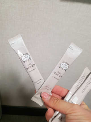 [하우투잇] 뤼에르 쿠르브 블랙 10ml x 30포 총 300ml — 5점을 준 리뷰어가 2020년 3월 올린 사용 사진