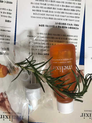 비건화장품 멜릭서 내 피부를 위한 비건케어, 멜릭서 비타민세럼 — 5점을 준 리뷰어가 2019년 5월 올린 사용 사진