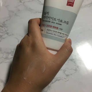 일리윤 세라마이드 아토 집중 크림 — 4.67점을 준 리뷰어가 2017년 6월 올린 사용 사진