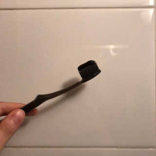 the naked object 디블랙팩치약 디블랙칫솔 세트 — 4점을 준 리뷰어가 2019년 1월 올린 사용 사진