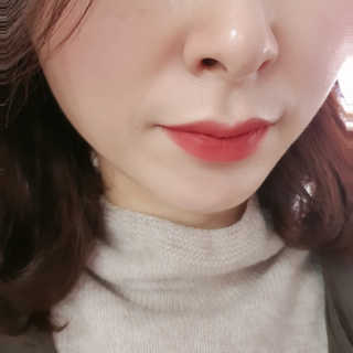 비비드스튜디오 립 플래쉬 매트 NO.27 올 댓 브릭 — 5점을 준 리뷰어가 2020년 3월 올린 사용 사진