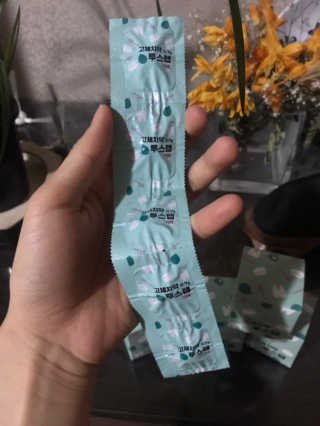 솔테라피 씹는 고체치약 투스탭 스파클레몬 6정 x 5박스 — 3점을 준 리뷰어가 2019년 6월 올린 사용 사진