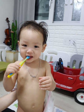 달곰이 어린이 치약+어린이 칫솔 SET — 5점을 준 리뷰어가 2018년 4월 올린 사용 사진