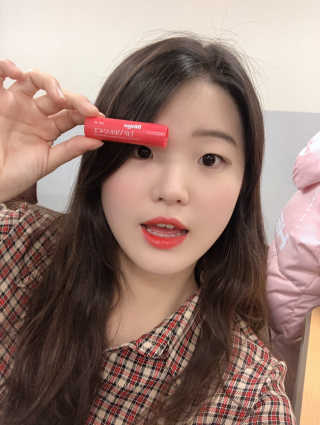 블리스텍스 립 릴리프 크림 립밤, 립 바이브런스 립밤 — 4.5점을 준 리뷰어가 2018년 11월 올린 사용 사진