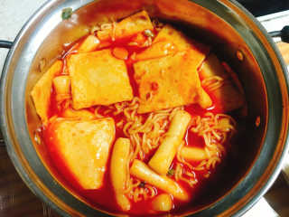 두번째 국떡 국가대표 떡볶이 1팩 + 영미칩 2봉 증정 — 5점을 준 리뷰어가 2019년 2월 올린 사용 사진