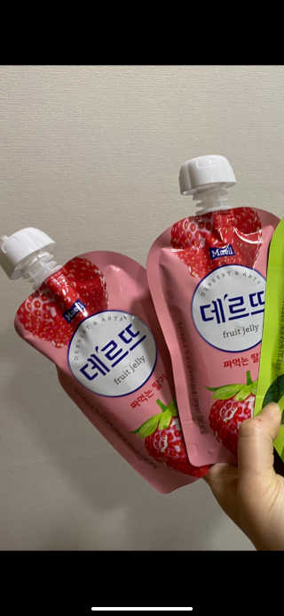 데르뜨 떠먹는 과일 3종, 짜먹는 과일 2종 총 10개 체험 — 5점을 준 리뷰어가 2020년 3월 올린 사용 사진