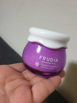 [후르디아] 72시간 블루베리 속살 수분크림 — 4점을 준 리뷰어가 2019년 6월 올린 사용 사진