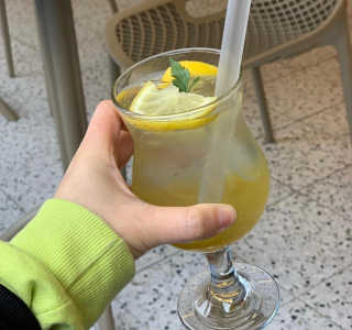 [포벨르] 아메리카노or 돌체라떼 + 에이드 + 디저트 — 4점을 준 리뷰어가 2019년 3월 올린 사용 사진