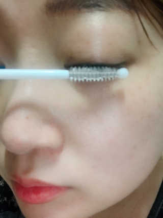 에이페 아이래쉬 리치 세럼 — 3.67점을 준 리뷰어가 2018년 6월 올린 사용 사진