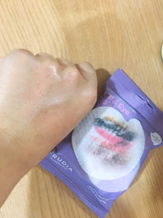 [후르디아] 블루베리 립앤아이 리무버 패드 4개 세트 — 5점을 준 리뷰어가 2020년 3월 올린 사용 사진