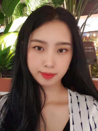[블랙루즈] 펄블리 아이 글리터 4종 중 택 1 — 5점을 준 리뷰어가 2019년 8월 올린 사용 사진