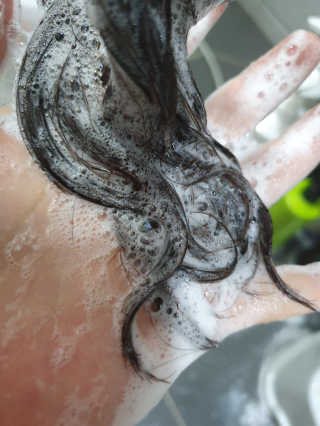 (주)에네스티 믹스베리 단백질 폭탄 샴푸 1000g — 5점을 준 리뷰어가 2020년 1월 올린 사용 사진