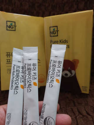 네츄럴굿띵스 퓨어 키즈 프로바이오틱스 60포 — 5점을 준 리뷰어가 2019년 6월 올린 사용 사진