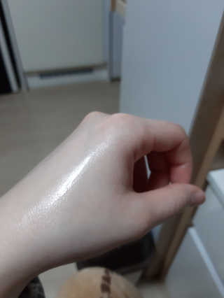 오지아이 워터 밤 모이스처 스킨 에센스 180ml — 5점을 준 리뷰어가 2019년 12월 올린 사용 사진