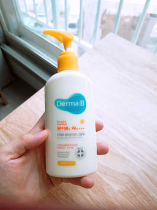 더마비 에브리데이 선블록 SPF50+ PA++++ — 5점을 준 리뷰어가 2019년 4월 올린 사용 사진