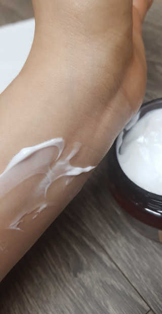 아미니 울트라 시어버터 바디크림 — 5점을 준 리뷰어가 2019년 1월 올린 사용 사진