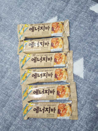 견과가 똘똘 뭉쳐들어간 넛츠몬 에너지바 1BOX 6개입 — 5점을 준 리뷰어가 2018년 1월 올린 사용 사진