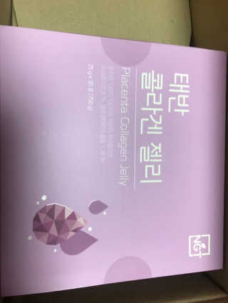 네츄럴굿띵스 태반 콜라겐 젤리 15포 — 4.5점을 준 리뷰어가 2018년 12월 올린 사용 사진