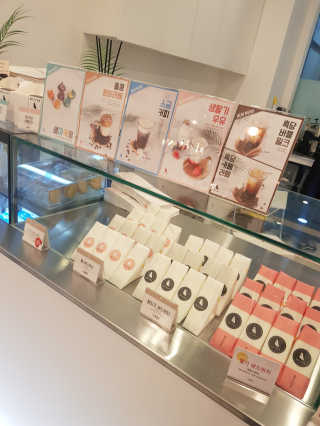 메이젠 인천논현점 [메이젠_논현]샌드위치 4개,소금커피,밀크티,마카롱 — 5점을 준 리뷰어가 2019년 5월 올린 사용 사진