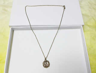 쥬얼카운티 92.5 Silver Byzantine Coin Pendant Necklace — 5점을 준 리뷰어가 2018년 11월 올린 사용 사진