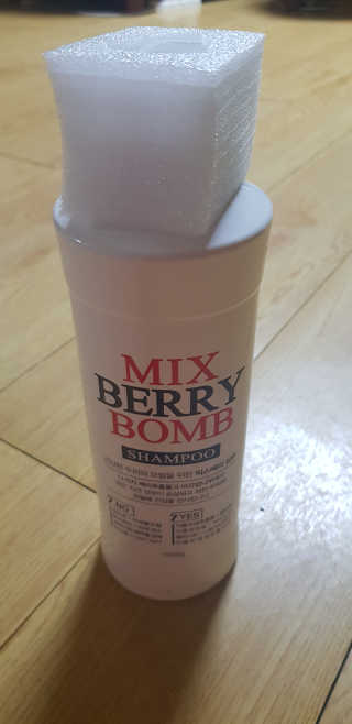(주)에네스티 믹스베리 단백질 폭탄 샴푸 1000g — 4점을 준 리뷰어가 2019년 11월 올린 사용 사진