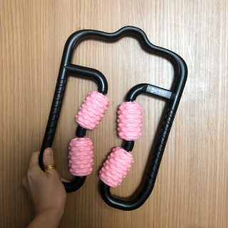 뭅뭅 바디핏레그롤러 종아리 허벅지 하체 마사지기 — 4.5점을 준 리뷰어가 2019년 10월 올린 사용 사진