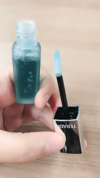테라다이아 립 메이트 오일 — 5점을 준 리뷰어가 2018년 6월 올린 사용 사진